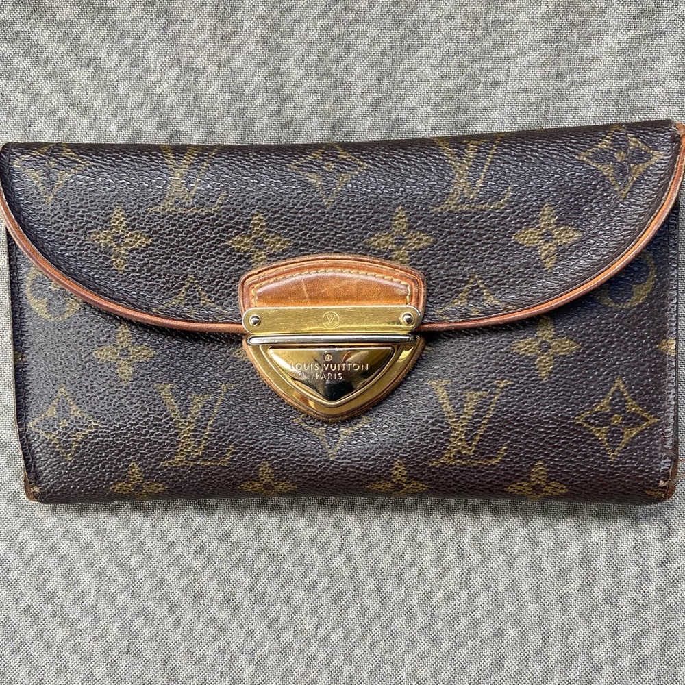 Louis Vuitton 💯 percent authentic wallet.